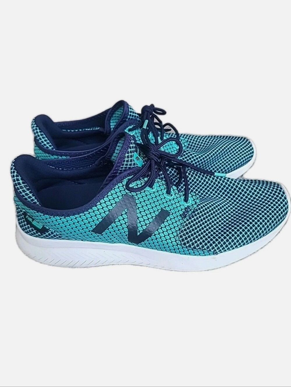 New Balance Sneakers Womens 10 Emerald Green FuelCore Coast V3 Running Shoes